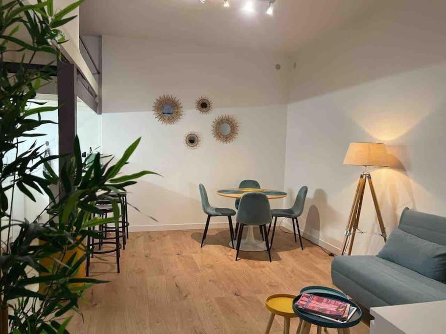 Loft - Centre Historique Lägenhet Villefranche-sur-Mer Exteriör bild